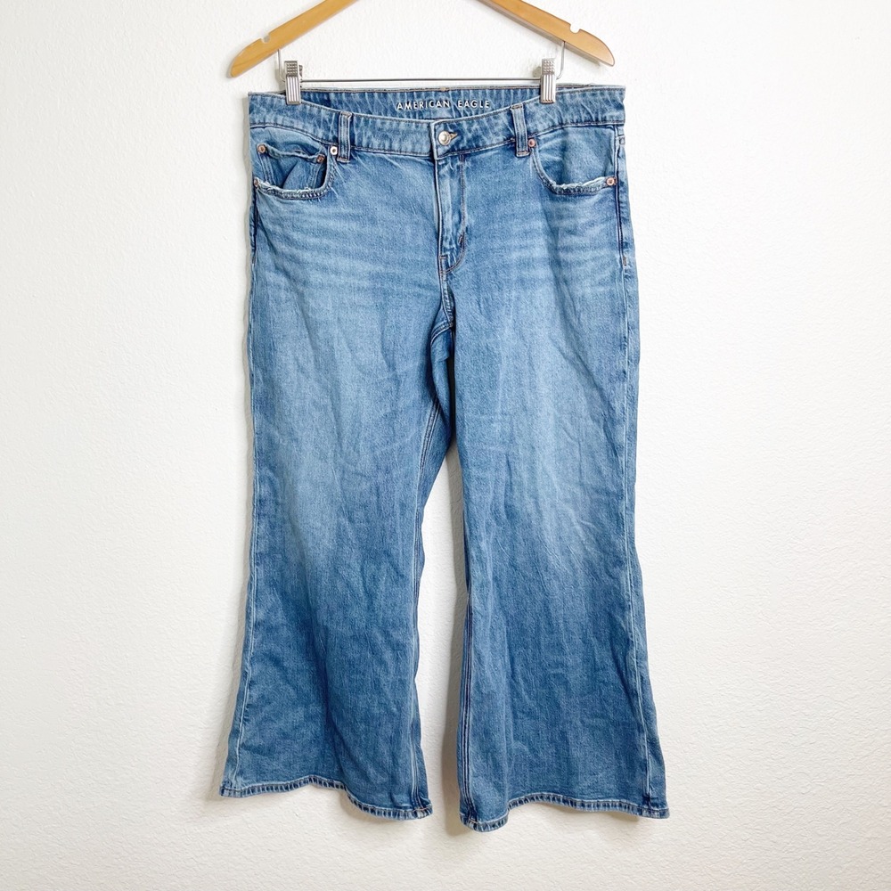 American Eagle Low Rise Flare Jeans Medium Wash Blue Denim Womens Size 14 Short